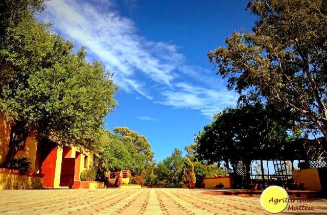Agriturismo E Antica Fattoria Matteu Bed & Breakfast Teulada Dış mekan fotoğraf