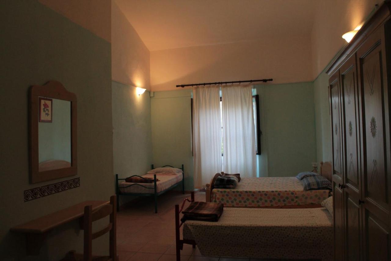 Agriturismo E Antica Fattoria Matteu Bed & Breakfast Teulada Dış mekan fotoğraf